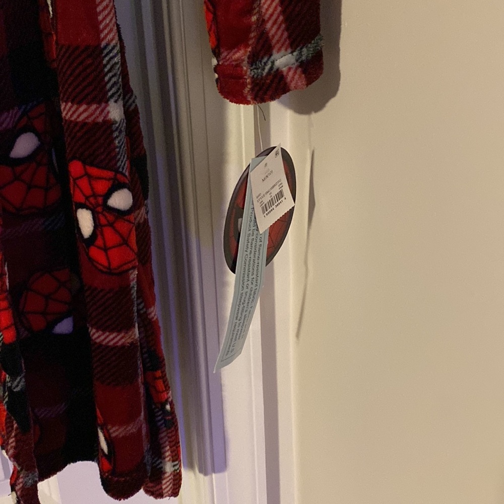 NWT Spider-Man Robe - Picture 3 of 5